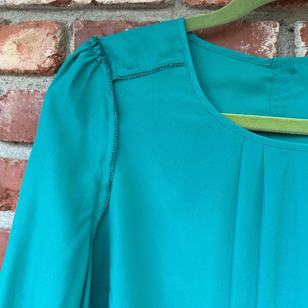J. Crew Factory Green Button Back Blouse M - Picture 5 of 6